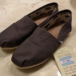toms